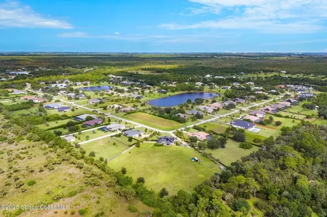 4009 Gardenwood Circle Grant FL 32949