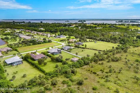 4009 Gardenwood Circle Grant FL 32949