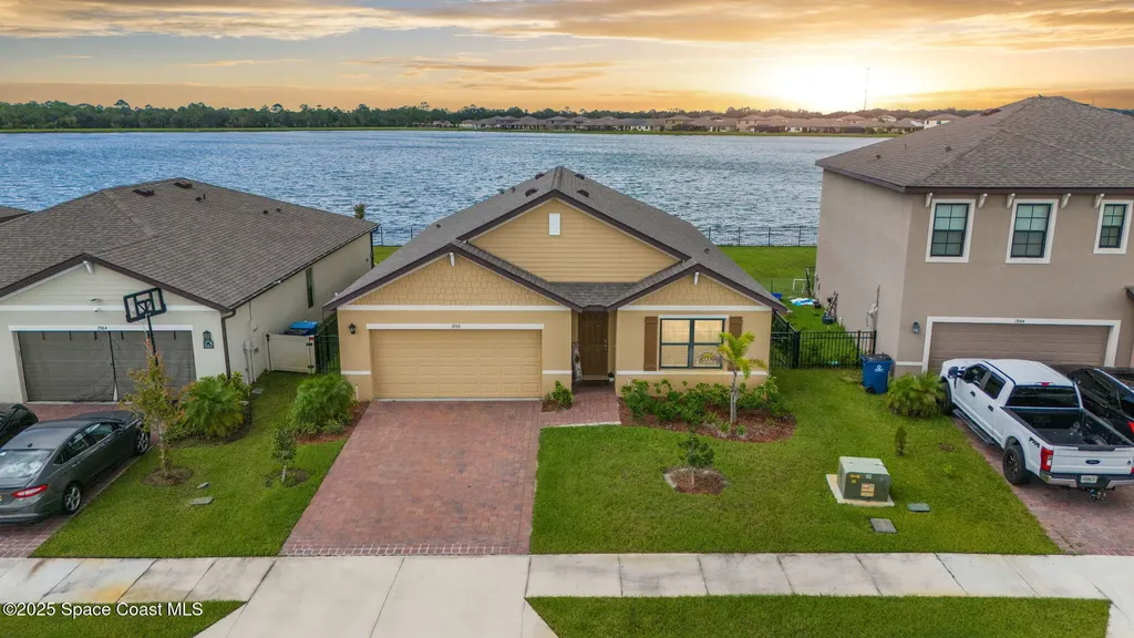 1954 Farmhouse Road SE Palm Bay FL 32909