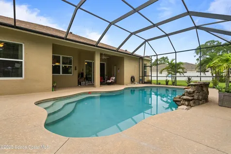 185 Dandridge Avenue NW Palm Bay FL 32907