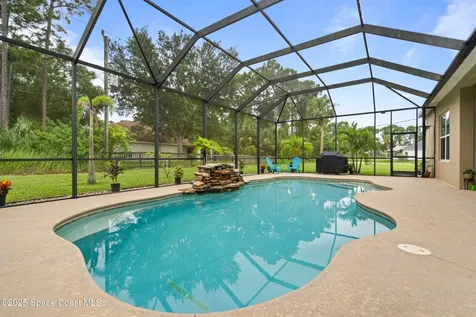 185 Dandridge Avenue NW Palm Bay FL 32907