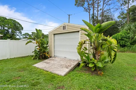 185 Dandridge Avenue NW Palm Bay FL 32907