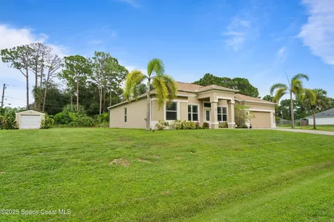 185 Dandridge Avenue NW Palm Bay FL 32907