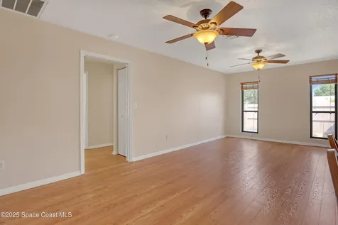 2048 Henry Avenue Melbourne FL 32904