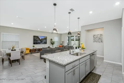 2420 Roygaris Street NW Palm Bay FL 32907