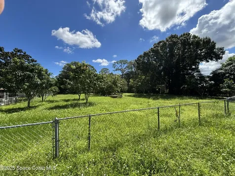 2235 Wood Street Melbourne FL 32904