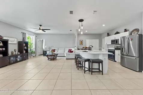 813 Del Mar Circle Melbourne FL 32904