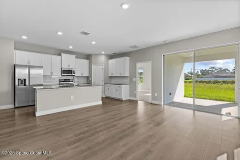 529 Tejon Avenue SW Palm Bay FL 32908