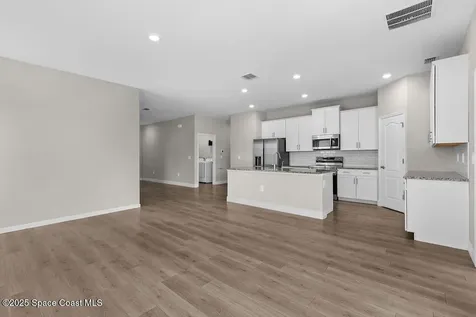 529 Tejon Avenue SW Palm Bay FL 32908