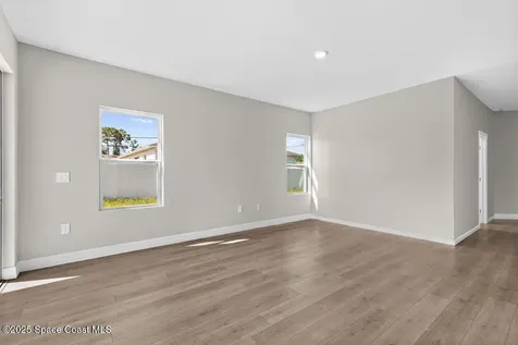 529 Tejon Avenue SW Palm Bay FL 32908