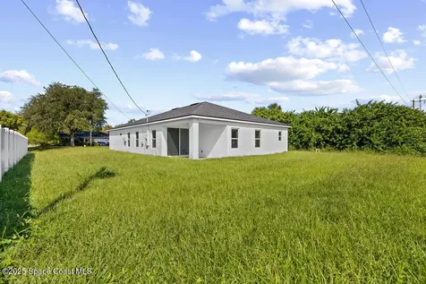 529 Tejon Avenue SW Palm Bay FL 32908