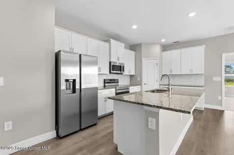 529 Tejon Avenue SW Palm Bay FL 32908