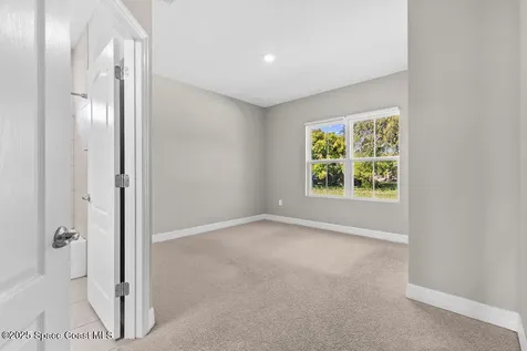 529 Tejon Avenue SW Palm Bay FL 32908