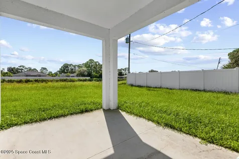 529 Tejon Avenue SW Palm Bay FL 32908