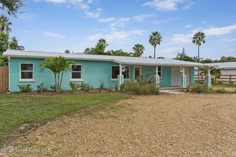 320 Avenida De La Vista Indialantic FL 32903
