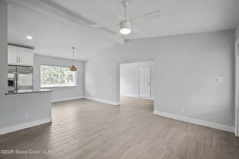 320 Avenida De La Vista Indialantic FL 32903