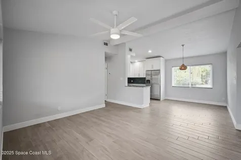 320 Avenida De La Vista Indialantic FL 32903