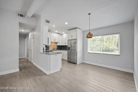320 Avenida De La Vista Indialantic FL 32903