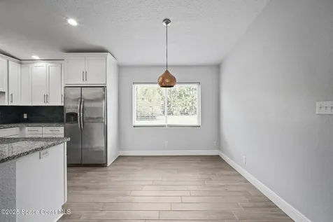 320 Avenida De La Vista Indialantic FL 32903