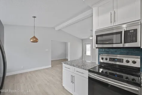 320 Avenida De La Vista Indialantic FL 32903