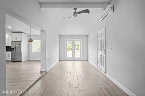 320 Avenida De La Vista Indialantic FL 32903
