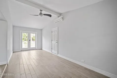 320 Avenida De La Vista Indialantic FL 32903