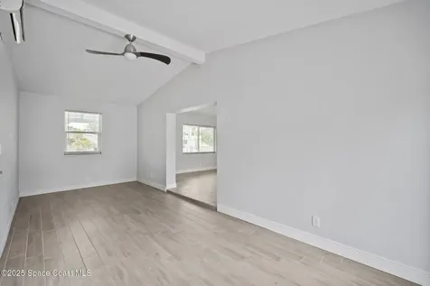 320 Avenida De La Vista Indialantic FL 32903