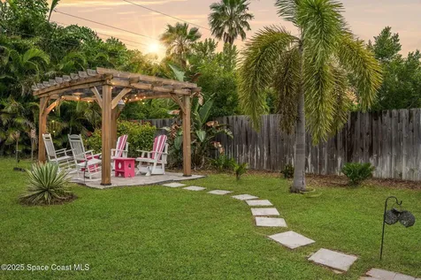 320 Avenida De La Vista Indialantic FL 32903