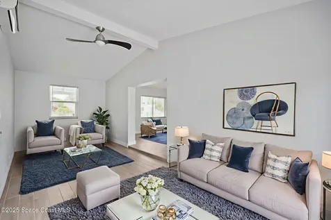 320 Avenida De La Vista Indialantic FL 32903