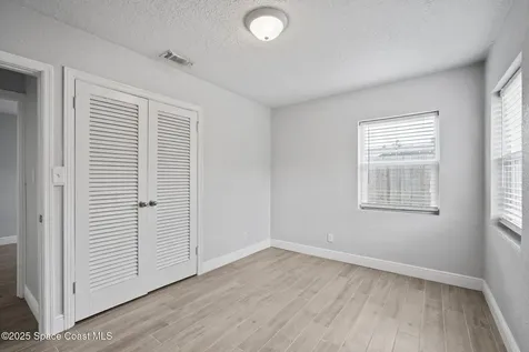 320 Avenida De La Vista Indialantic FL 32903