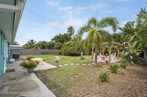 320 Avenida De La Vista Indialantic FL 32903