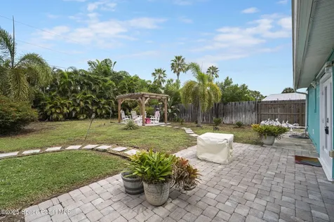 320 Avenida De La Vista Indialantic FL 32903