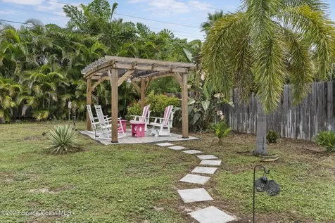 320 Avenida De La Vista Indialantic FL 32903