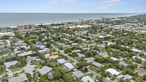 320 Avenida De La Vista Indialantic FL 32903