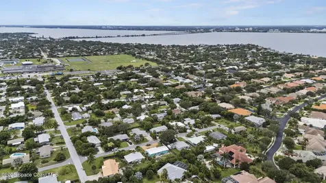 320 Avenida De La Vista Indialantic FL 32903