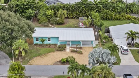 320 Avenida De La Vista Indialantic FL 32903