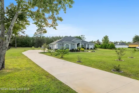 5450 NE 61st Avenue Road Silver Springs FL 34488