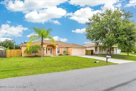 391 Bougainvillea Street NW Palm Bay FL 32907