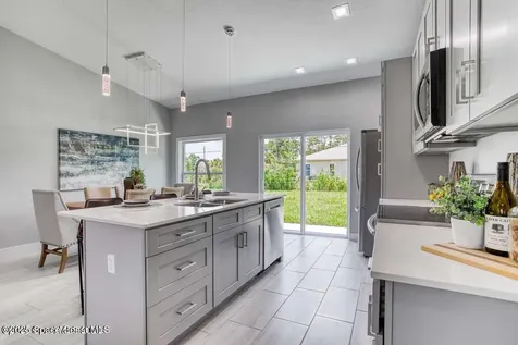3075 Langmaid Avenue SE Palm Bay FL 32909