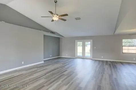 123 Friar Court Sebastian FL 32958