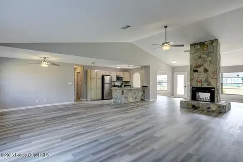 123 Friar Court Sebastian FL 32958