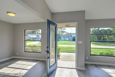 123 Friar Court Sebastian FL 32958