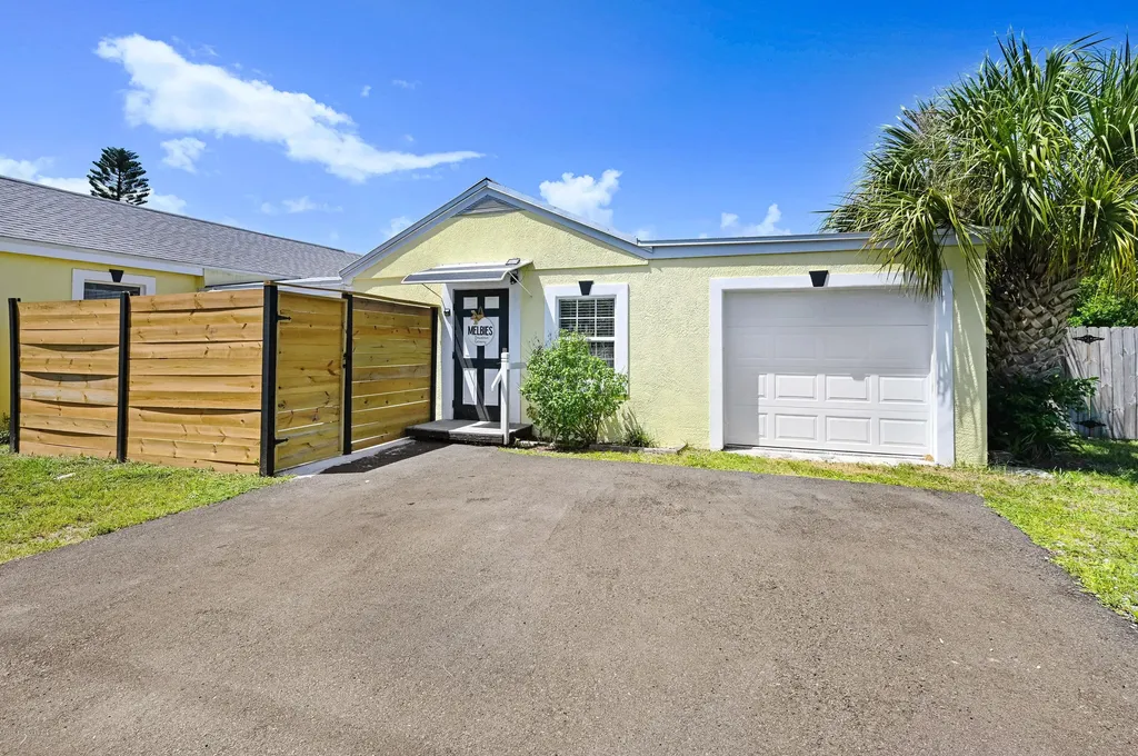1704 Oak Street Melbourne FL 32901
