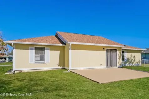 785 2nd Place SW Vero Beach FL 32962