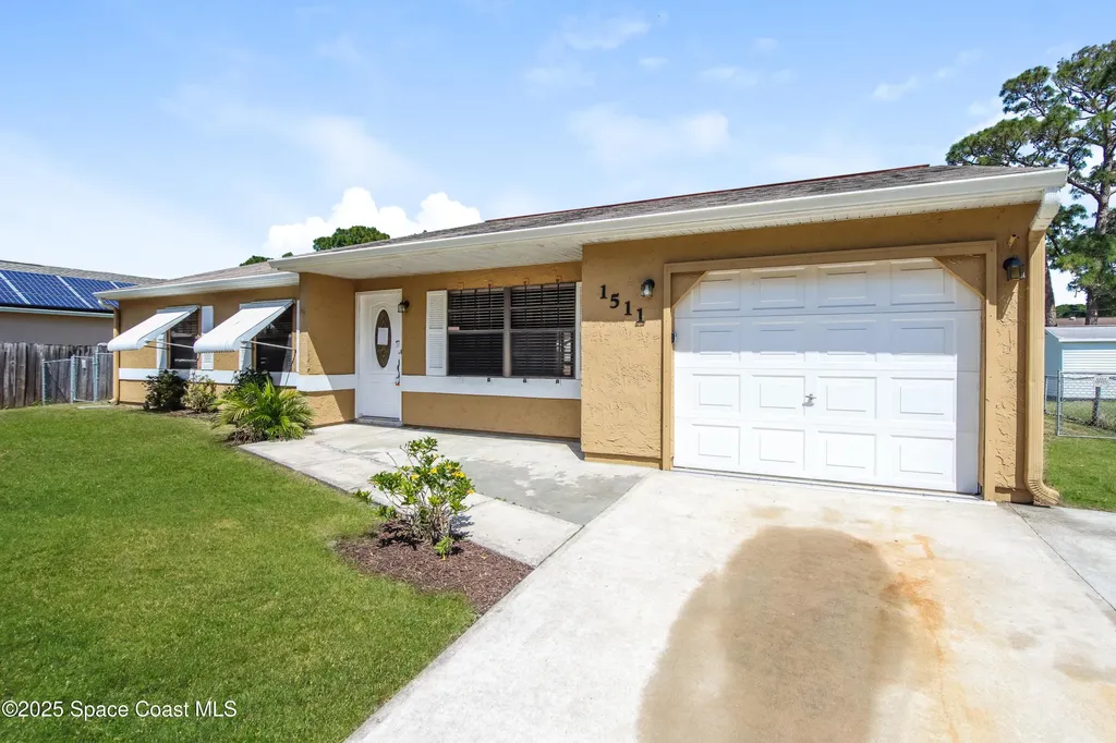 1511 Fairlee Avenue NW Palm Bay FL 32907