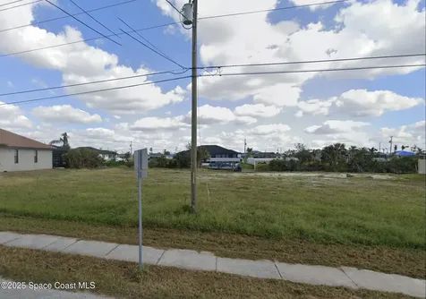 2513 Surfside Boulevard Cape Coral FL 33914