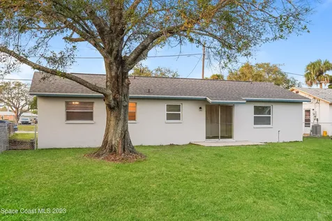 1137 Swan Street Melbourne FL 32935