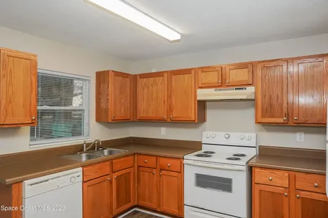 1137 Swan Street Melbourne FL 32935