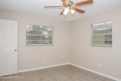 1137 Swan Street Melbourne FL 32935