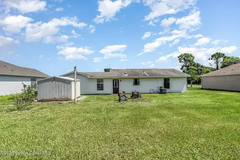 760 Grandeur Street SE Palm Bay FL 32909